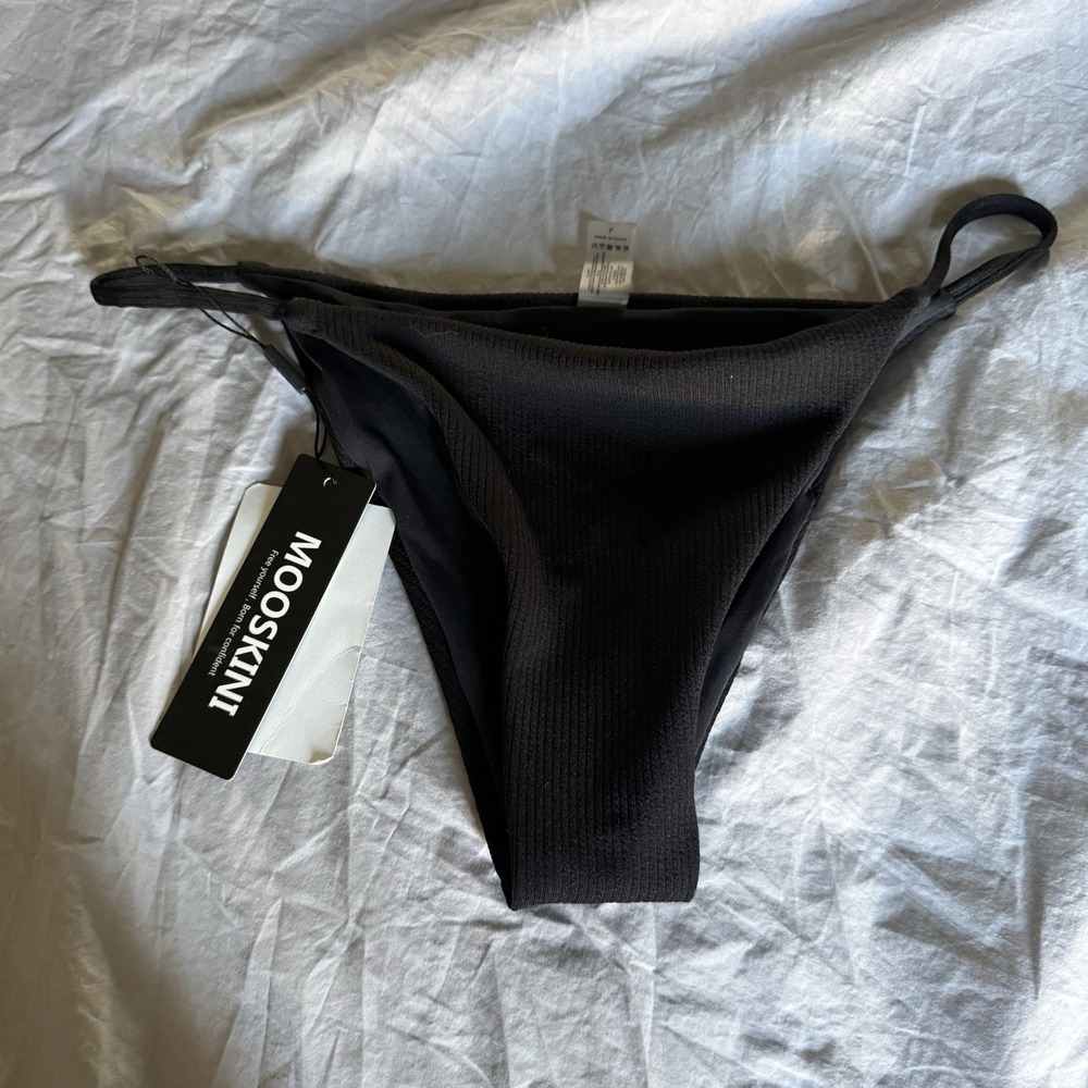 Mooskini black bikini bottom features a textured ribbed large